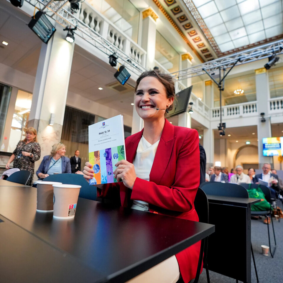 Kunnskapsminister Kari Nessa Nordtun (Ap) la nyleg fram ei stortingsmelding for 5. til 10. trinn i grunnskulen. Der opnar ho for eit ordskifte om språkfaga i ungdomsskulen. Kunnskapsminister Kari Nessa Nordtun (Ap) la nyleg fram ei stortingsmelding for 5. til 10. trinn i grunnskulen. Der opnar ho for eit ordskifte om språkfaga i ungdomsskulen.