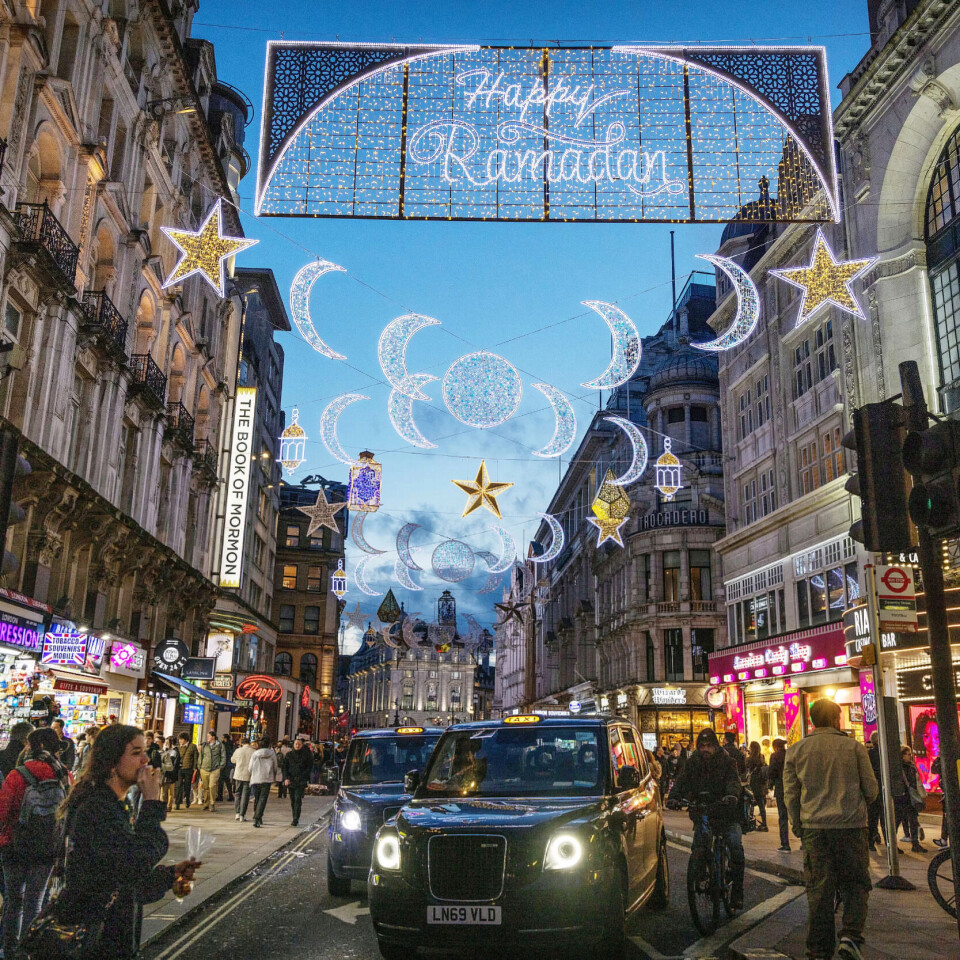 I London var Ramadangata i Piccadilly Circus, som opna 21. mars i fjor med 30.000 lys, finansiert av private givarar. I London var Ramadangata i Piccadilly Circus, som opna 21. mars i fjor med 30.000 lys, finansiert av private givarar.