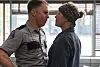 Mildred (Frances McDormand) som har mist eit barn, tek eit oppgjer med lensmannen (Sam Rockwell).