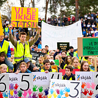 Skulenedlegginga i Innlandet kjem til å koste Arbeidarpartiet dyrt, trur varaordførar Bjørn Ola Aukrust i Lom.