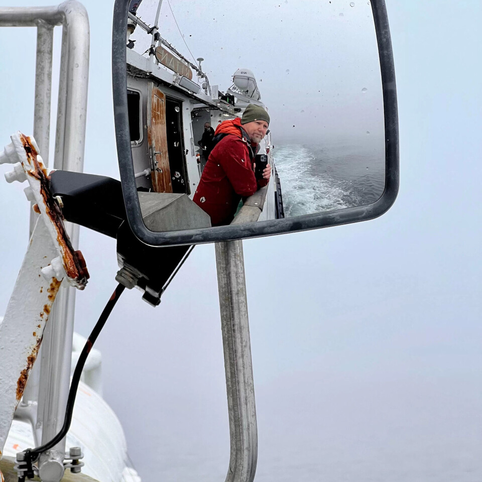 Turen ut til Svinoy og Fugloy skal vere den vakraste sjøreisa på Færøyane, men alt eg fekk sjå, var sjø og tett skodde. Turen ut til Svinoy og Fugloy skal vere den vakraste sjøreisa på Færøyane, men alt eg fekk sjå, var sjø og tett skodde.