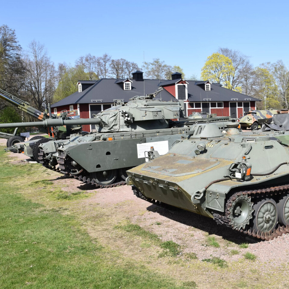 Sverige har bygd ned forsvaret sidan 1980- og 90-åra, men rustar no opp. Biletet er frå Brigademuseet i Karlstad, som tematiserer den kalde krigen. Sverige har bygd ned forsvaret sidan 1980- og 90-åra, men rustar no opp. Biletet er frå Brigademuseet i Karlstad, som tematiserer den kalde krigen.