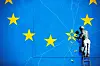 Eit murmålarstykke av Banksy syner korleis ei stjerne blir fjerna frå EU-flagget etter brexit, fotografert i Dover i England 7. januar 2019.