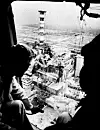 Utsyn frå helikopter over reaktor 2 i Tsjernobyl kjernekraftverk etter eksplosjonen 26. april 1986.
