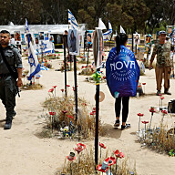 Verken forklaringar eller løysingar er enkle