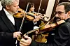 Den italienske fiolinisten og dirigenten Fabio Biondi (t.v.).