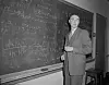 Dr. J. Robert Oppenheimer i 1947, då han vart leiar for Princetons Institute for Advanced Study i New Jersey.