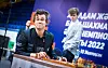 Ein forfjamsa, men nøgd Carlsen etter lynsjakkdramaet mot Rapport.