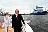 I Russland er grensene mellom sivil og militær økonomi flytande. Biletet viser president Vladimir Putin ved sjøsetjinga av den nye trålaren «Mekhanic Sizov» i samband med Marinens dag i St. Petersburg 25. juli i fjor.