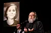 Aleksandr Dugin talar i minnestunda i Moskva 23. august for dottera Darja Dugina, som blei drepen av ei bilbombe i den russiske hovudstaden.