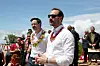 MJUK POLITIKK: Kronprins Haakon (til høgre) og daverande utviklingsminister Dag-Inge Ulstein i landsbyen ‘Ahau på Tonga i Stillehavet i 2019. Under besøket sitt planta prinsen og statsrådentre som skal bidra til å verne Tonga mot havstiginga, og plukka søppel i fjøra.