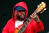 Stephen Lee Bruner med artistnamnet Thundercat spelar òg i andre band.
