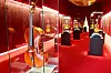 Skattkammeret i fiolinmuseet. I fremste monteren celloen «Stauffer ex Cristiani» (1700) av Antonio Stradivari. Gjennom denne monteren ser me fiolinen «Carlo IX» (ca. 1570), laga av Andrea Amati for Karl IX av Frankrike.