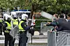 Politiet var ikkje førebudd på aggresjonen dei møtte frå motdemonstrantar under Sian-markeringa på Festplassen i Bergen førre laurdag. Foto: Eivind Senneset / NTB scanpix