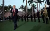 President Donald Trump på golfhotellet sitt i Palm Beach i Florida. Her med Palm Beach Central High School Band.