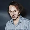 Michel Houellebecq har skrive eit sjølvbiografisk, polemisk forsvarsskrift.