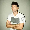 Sufjan Stevens har gitt ut nye songar til inntekt for LHBT-hjelpetiltak.