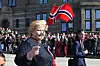 Statsminister Erna Solberg gjekk i hovudprosesjonen i 17. mai-toget i Bergen i fjor.