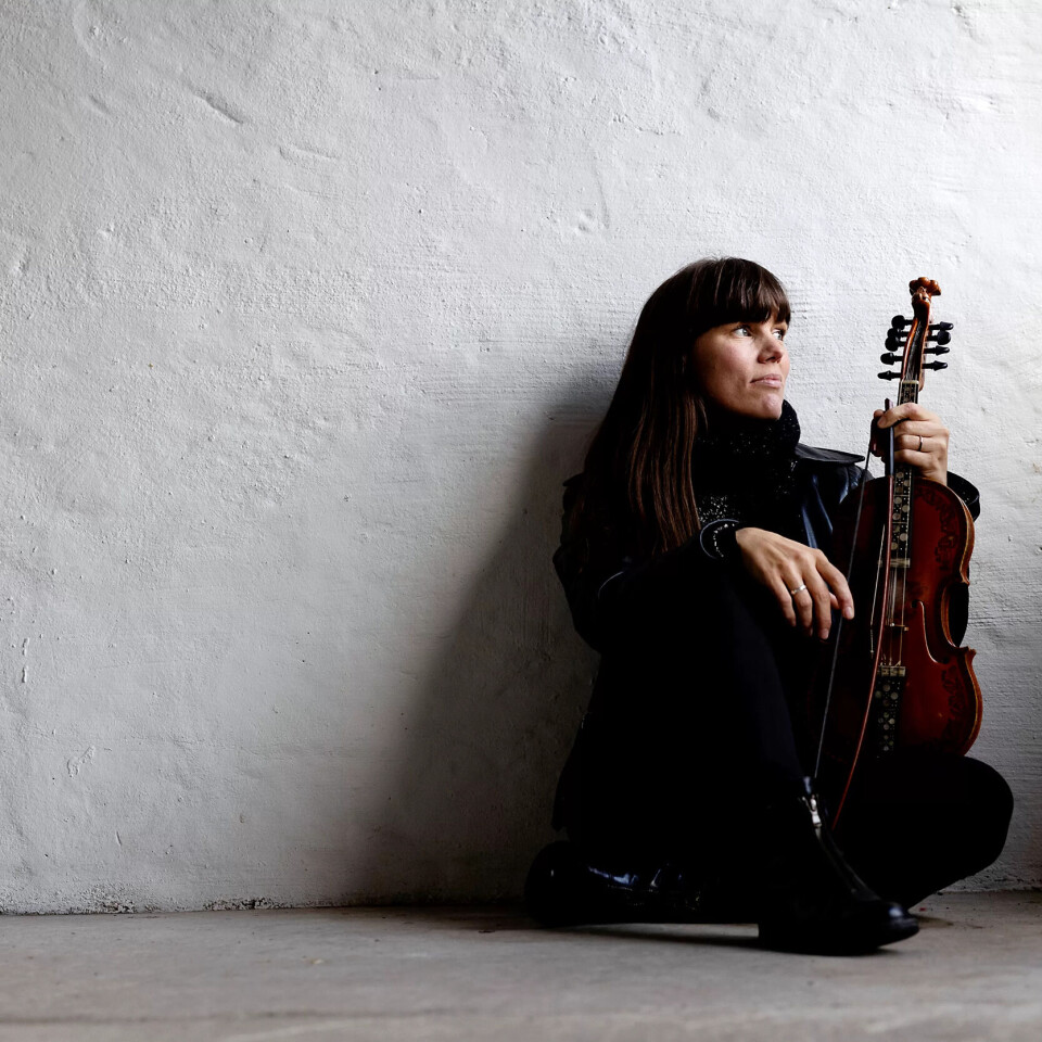 Folkemusikar Benedicte Maurseth skriv norske spelekvinner inn i norsk folkemusikkhistorie med boka om spelet som var og spelet som vart borte. Folkemusikar Benedicte Maurseth skriv norske spelekvinner inn i norsk folkemusikkhistorie med boka om spelet som var og spelet som vart borte.