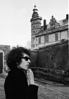 Bob Dylan ved Kronborg, «Hamlets slott», i Danmark i mai 1966.
