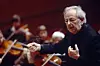 André Previn (1929–1919) dirigerer Oslo Filharmoniske Orkester under ein München-turné i 2004.