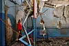 Ein gymlærar i Druzjkivka i Donetsk må innsjå at det blir lite hallidrett i det nye skuleåret. Det har russisk artilleri sytt for.