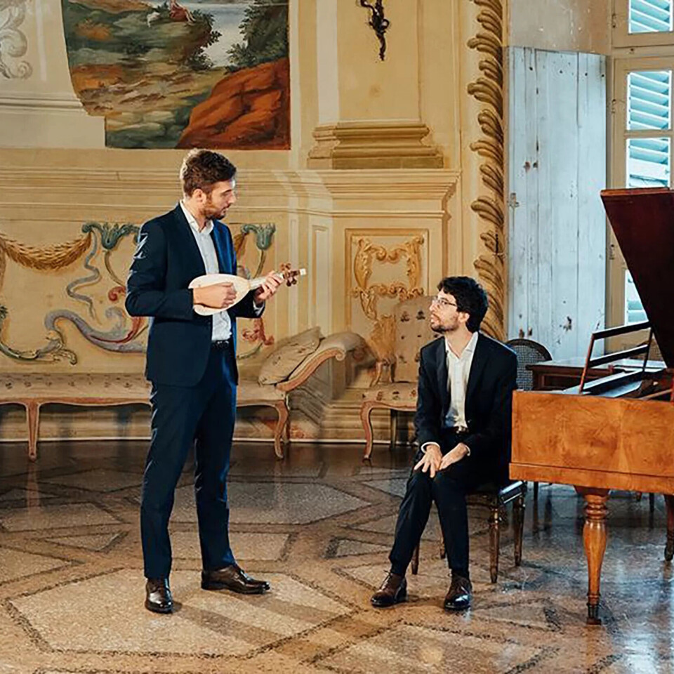 Mandolinisten Raffaele La Ragione og hammerpianisten Marco Corsetto. Mandolinisten Raffaele La Ragione og hammerpianisten Marco Corsetto.