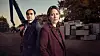 Cassie (Nicola Walker) og Sunny (Sanjeev Bhaskar) etterforskar nye gravlagde løyndommar i sesong fire, som NRK sender frå 26. mars.