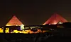 Lysshow ved pyramidane og sfinksen i Giza utanfor Kairo.