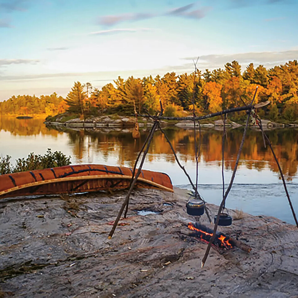 Forfattarane fokuserer i all hovudsak på ekspedisjonsliv i Canadas villmark, med innslag frå Nord-Sverige og Finnland. Forfattarane fokuserer i all hovudsak på ekspedisjonsliv i Canadas villmark, med innslag frå Nord-Sverige og Finnland.