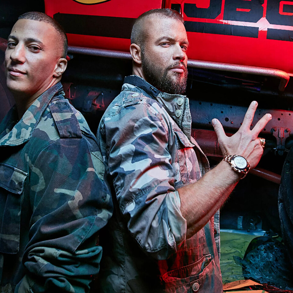 Hiphopduoen Kollegah og Farid Bang (t.v.) hadde det mest selde hiphopalbumet i Tyskland i fjor, noko dei vann Echo-prisen for. Dette førte til prisens fall og debatt om antisemittisme i tyske hiphoptekstar. Hiphopduoen Kollegah og Farid Bang (t.v.) hadde det mest selde hiphopalbumet i Tyskland i fjor, noko dei vann Echo-prisen for. Dette førte til prisens fall og debatt om antisemittisme i tyske hiphoptekstar.