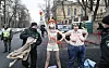 Aktivistar frå Femen-gruppa protesterer mot president Petro Porosjenko og regjeringa på fireårsdagen for Majdan-opprøret i Kiev 21. november.