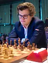 I dei fire fyrste partia gjorde Carlsen éin feil i kvart parti. Det vart éin feil for mykje.