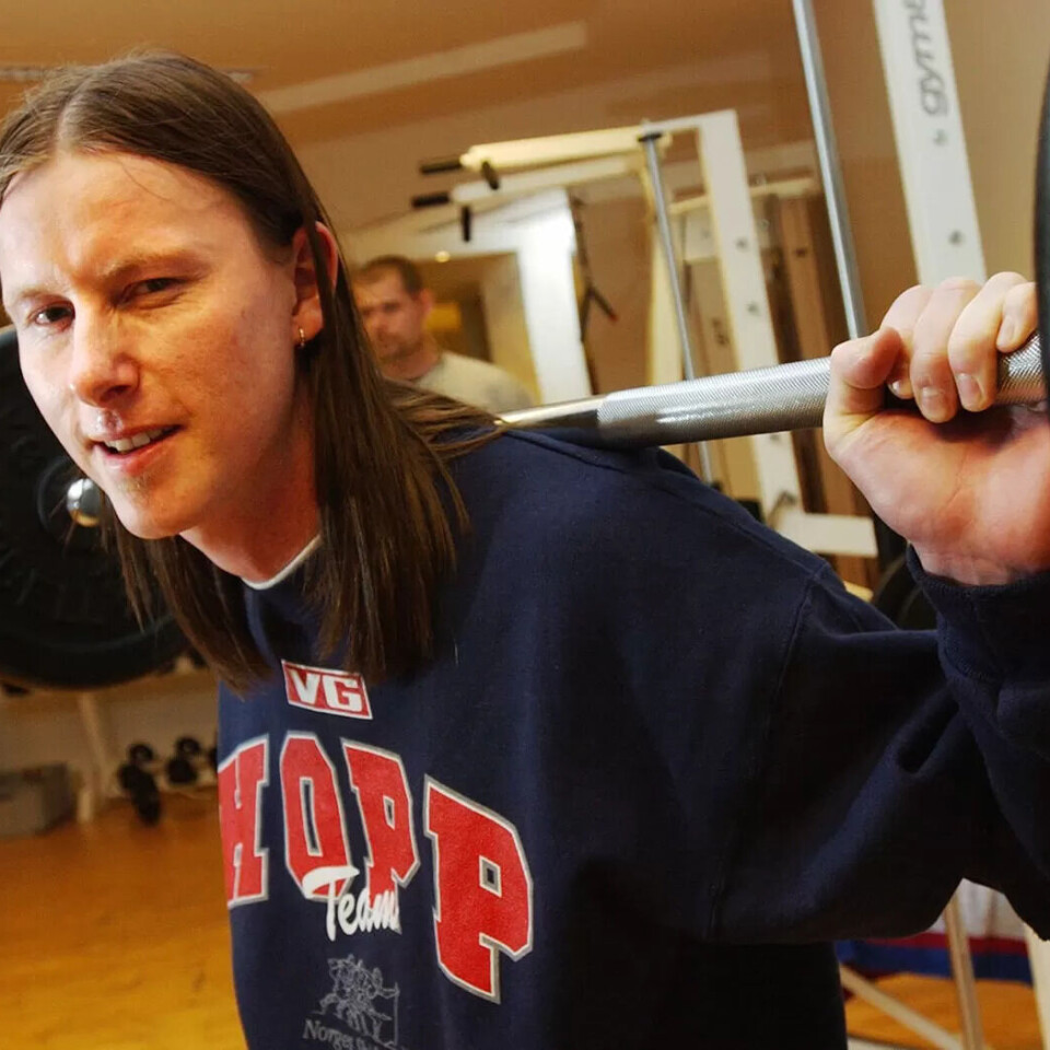 Trening eller posering? Tommy Ingebrigtsen ser i alle fall kul ut. Trening eller posering? Tommy Ingebrigtsen ser i alle fall kul ut.