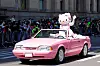 Hello Kitty vinkar til tusenvis av tilhengarar under den årlege japanfestivalen i New York 11. mai.