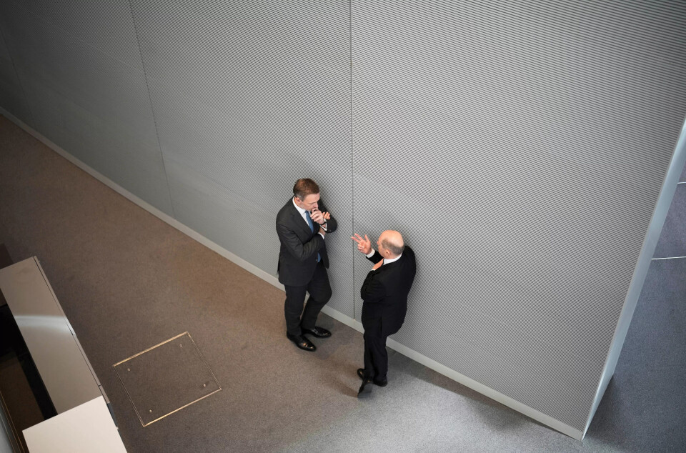 Kanslar Olaf Scholz (t.h.) talar med finansminister Christian Lindner, før usemjene om økonomiske prioriteringar vart så store at kanslaren valde å sparke sin eigen minister og partiet hans ut av koalisjonen. Kanslar Olaf Scholz (t.h.) talar med finansminister Christian Lindner, før usemjene om økonomiske prioriteringar vart så store at kanslaren valde å sparke sin eigen minister og partiet hans ut av koalisjonen.