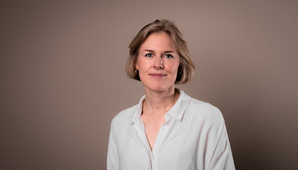 Ingvild Skølt bur og arbeider som lege i Honningsvåg. No debuterer ho som romanforfattar. Foto: Johannes Foslund
