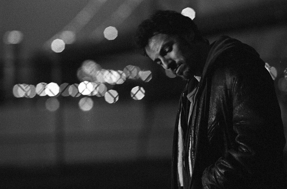 Bruce Springsteen ser tilbake på boksen Tracks II. Her eit bilete der han ser i ei anna retning.