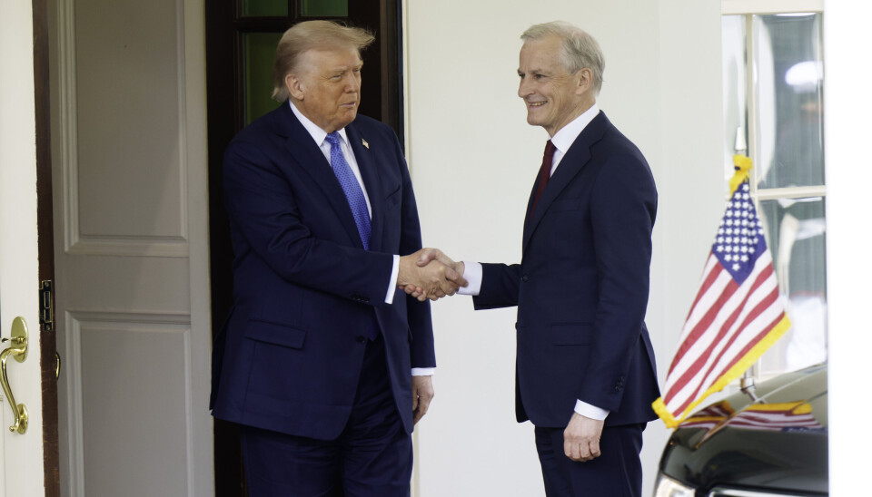 Jonas Gahr Støre på vitjing hos Donald Trump i Det kvite huset i april, saman med finansminister Jens Stoltenberg. Store delar av oljefondet er investert i USA.