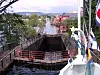 OSLO 20020710En av Telemark fylkes største turistattraksjoner er Telemarkskanalen eller Bandak-kanalen, vannveien fra Skien til Dalen. Hvert år besøker titusener av turister Telemarkskanalen som ble risset inn i fjellet for godt over 100 år siden og da kanalen sto ferdig i 1892 ble den ute i Europa betegnet som et «åttende underverk». 500 mann hadde da jobbet i 5 år med å sprenge seg vei gjennom fjellet. Med hele 18 slusekammer var veien banet fra Skien og inn til urnorske Dalen, en seilas på 105 km og med en høydeforskjell på 72 meter. Kanalbåten Henrik Ibsen på vei inn i Ulefoss sluser.Foto: Per Erik Knive / SCANPIX (PRB)